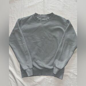 MOVING SALE: wolf grey perfect crewneck XXS